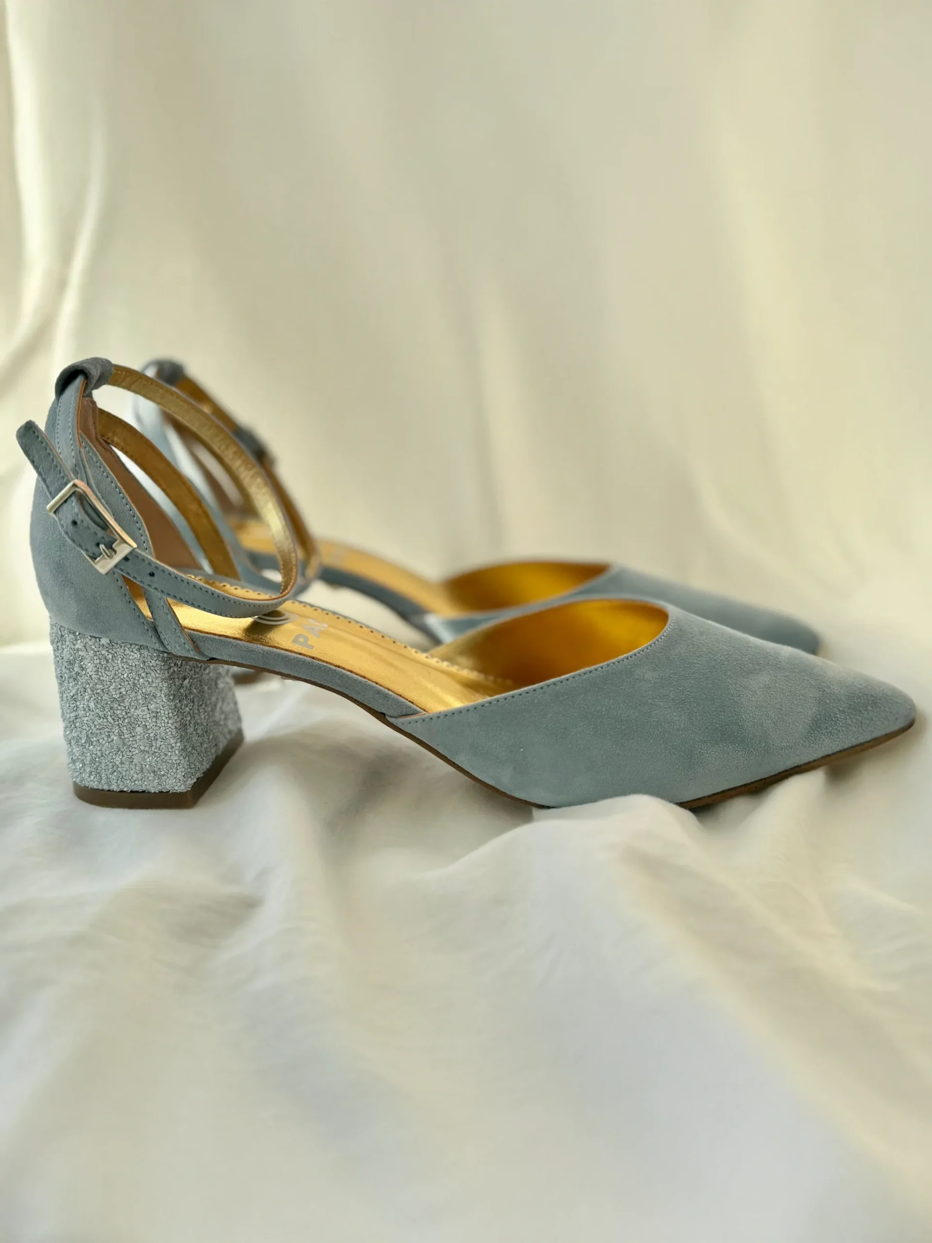 Salón ante modelo Cecilia